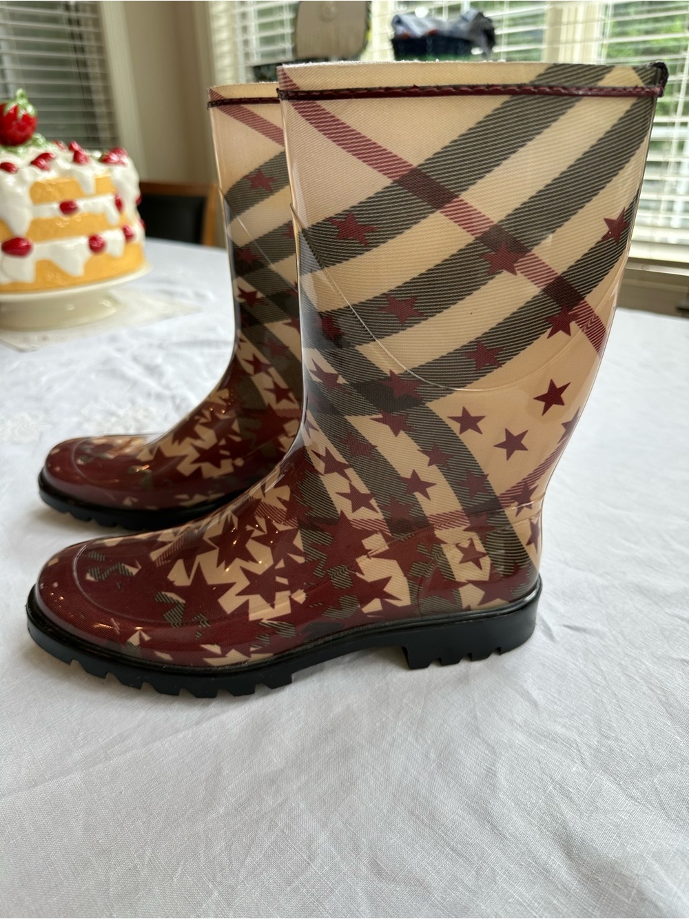 Burberry Maroon and Cream House Check and Star-Print Rain Boots - Picture 3 of 7